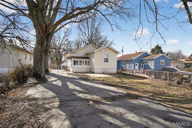 9407 Muriel Avenue, St Louis, MO 63114