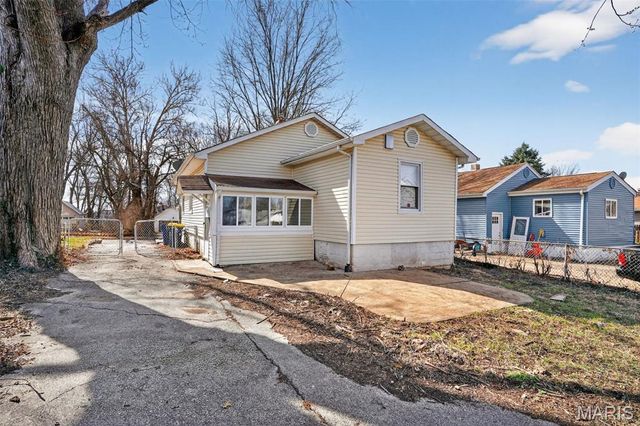 9407 Muriel Avenue, St Louis, MO 63114