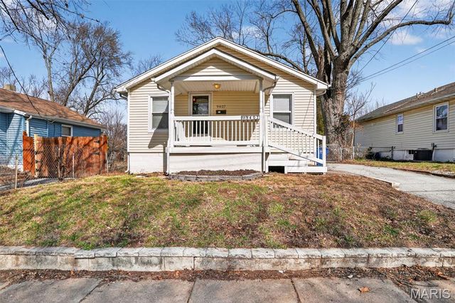 9407 Muriel Avenue, St Louis, MO 63114