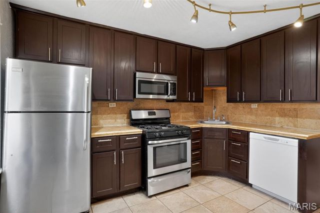 9407 Muriel Avenue, St Louis, MO 63114