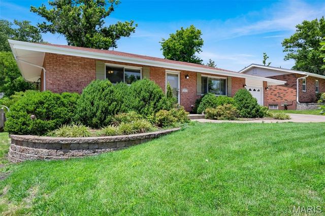 10919 Acton Drive, St Louis, MO 63123
