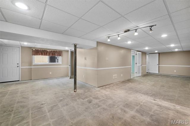10919 Acton Drive, St Louis, MO 63123