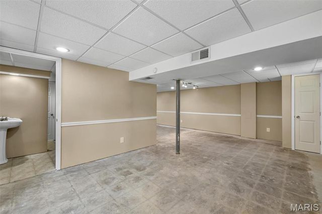 10919 Acton Drive, St Louis, MO 63123