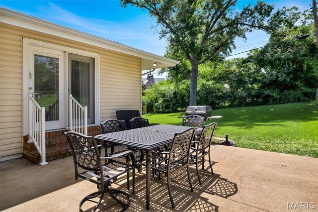 10919 Acton Drive, St Louis, MO 63123