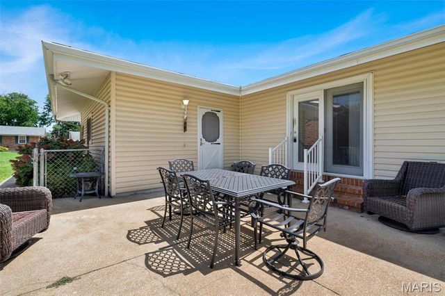 10919 Acton Drive, St Louis, MO 63123