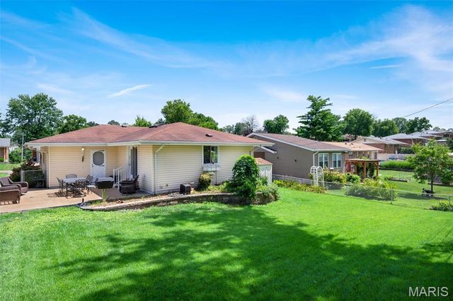 10919 Acton Drive, St Louis, MO 63123