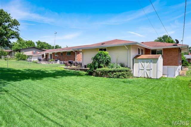 10919 Acton Drive, St Louis, MO 63123