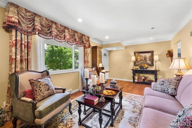 10919 Acton Drive, St Louis, MO 63123