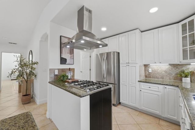 660 Hamilton Lane, Santa Clara, CA 95051