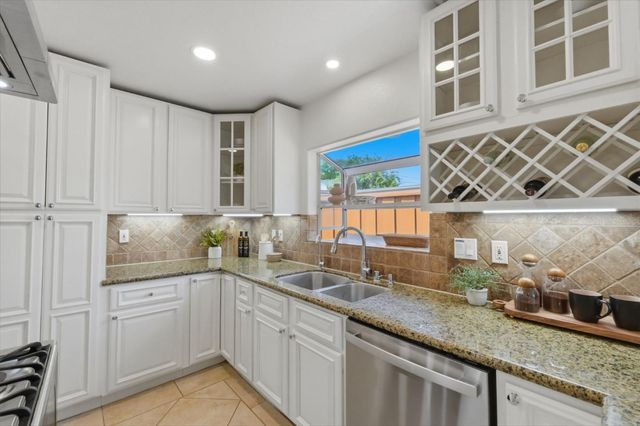 660 Hamilton Lane, Santa Clara, CA 95051