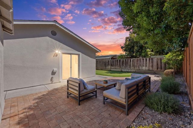 660 Hamilton Lane, Santa Clara, CA 95051