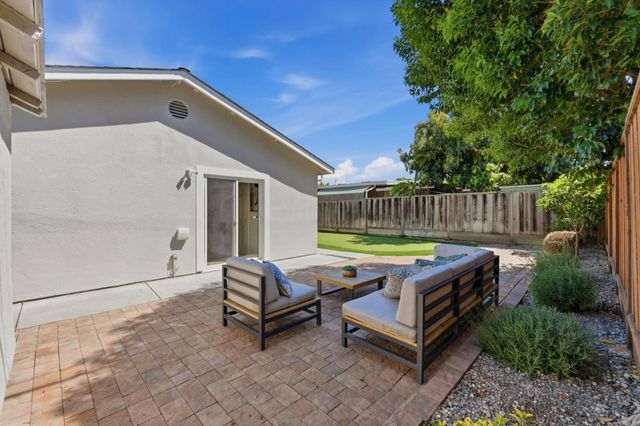 660 Hamilton Lane, Santa Clara, CA 95051