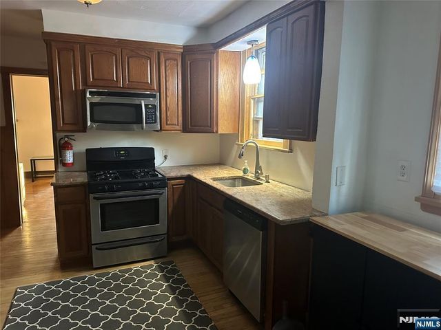 325 Bogert Avenue, Ridgewood, NJ 07450