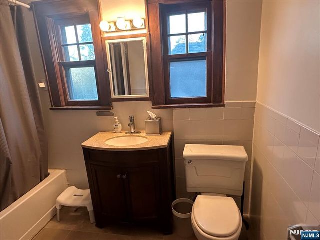 325 Bogert Avenue, Ridgewood, NJ 07450