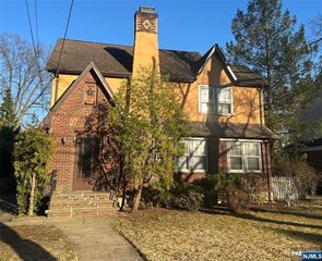 325 Bogert Avenue, Ridgewood, NJ 07450