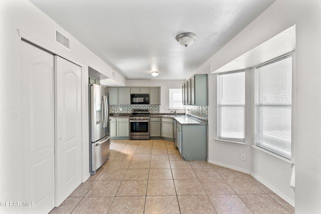 10799 WALDEN POND Street, El Paso, TX 79924