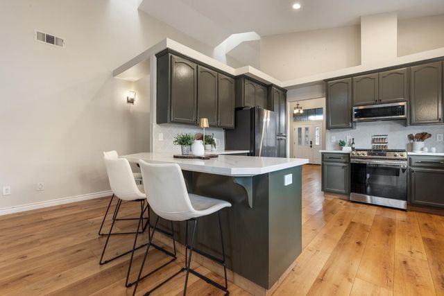 1786 Brookside Dr, Manteca, CA 95336