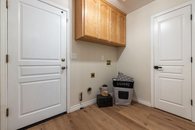 1786 Brookside Dr, Manteca, CA 95336