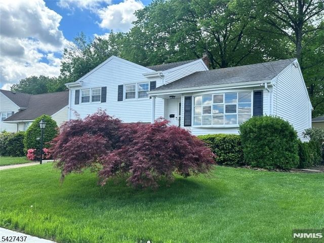 43 Bender Dr, Clifton City, NJ 07013