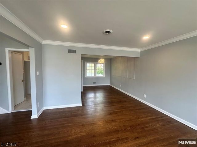 43 Bender Dr, Clifton City, NJ 07013