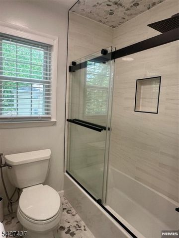 43 Bender Dr, Clifton City, NJ 07013