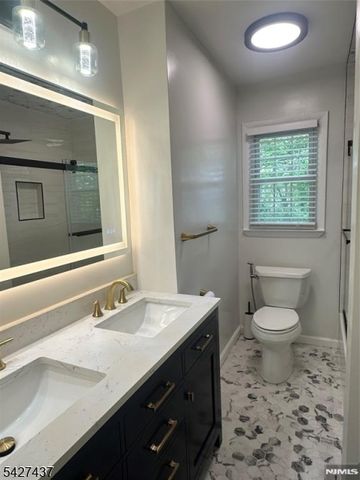 43 Bender Dr, Clifton City, NJ 07013