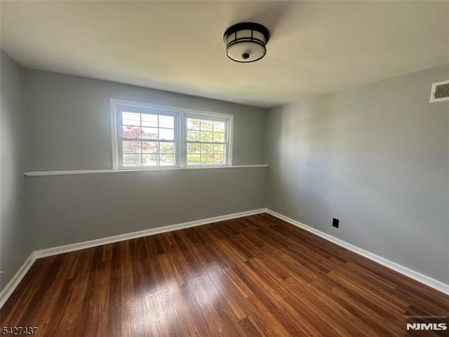 43 Bender Dr, Clifton City, NJ 07013