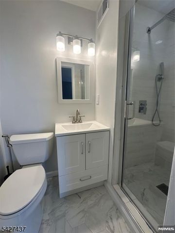 43 Bender Dr, Clifton City, NJ 07013