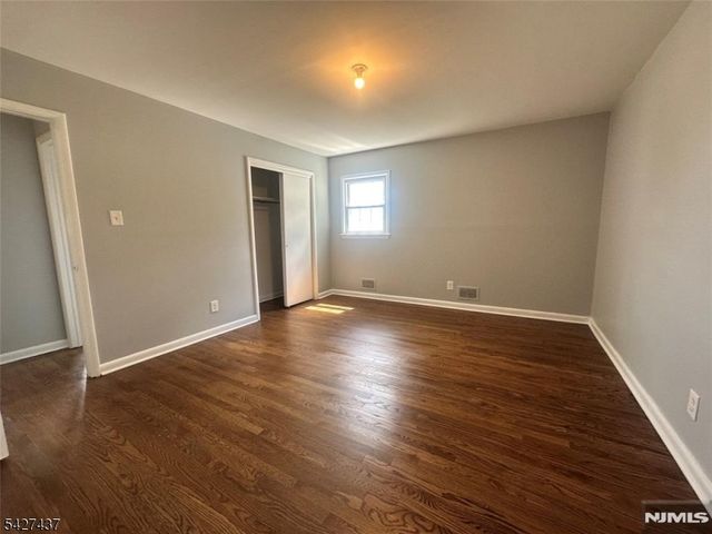 43 Bender Dr, Clifton City, NJ 07013