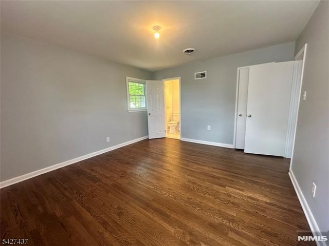 43 Bender Dr, Clifton City, NJ 07013