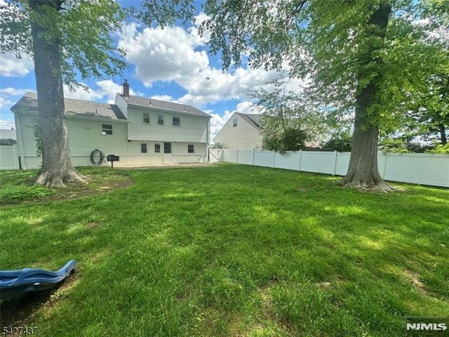 43 Bender Dr, Clifton City, NJ 07013