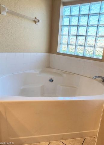 1302 SW 11th ST, Cape Coral, FL 33991