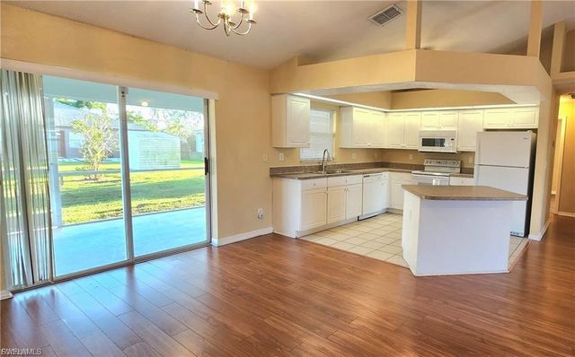 1302 SW 11th ST, Cape Coral, FL 33991