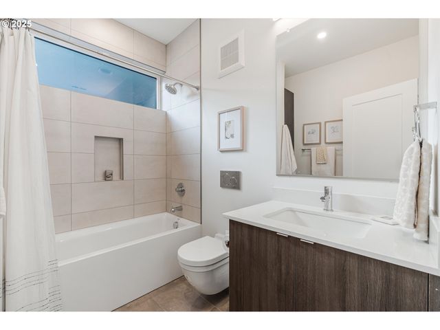 5492 Se Boise St, Portland, OR 97206