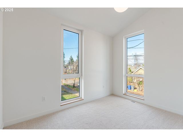 5492 Se Boise St, Portland, OR 97206