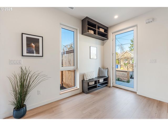 5492 Se Boise St, Portland, OR 97206
