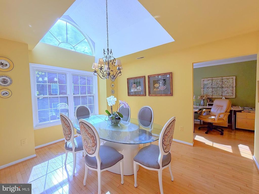 Image 11 of property listing at 6 FOURWOOD CT #6C, Baltimore, MD 21209