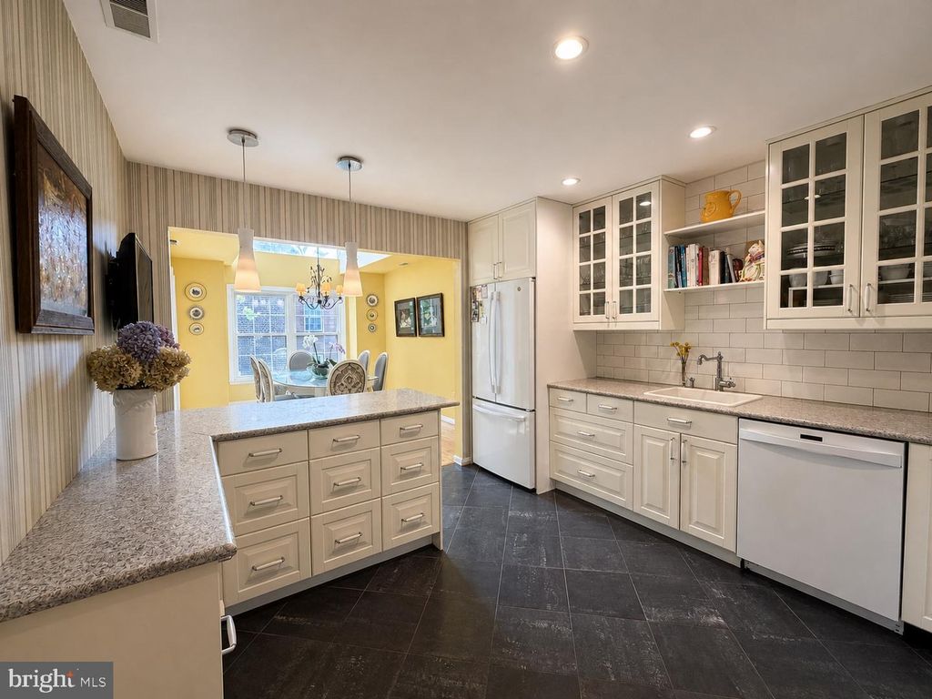 Image 14 of property listing at 6 FOURWOOD CT #6C, Baltimore, MD 21209