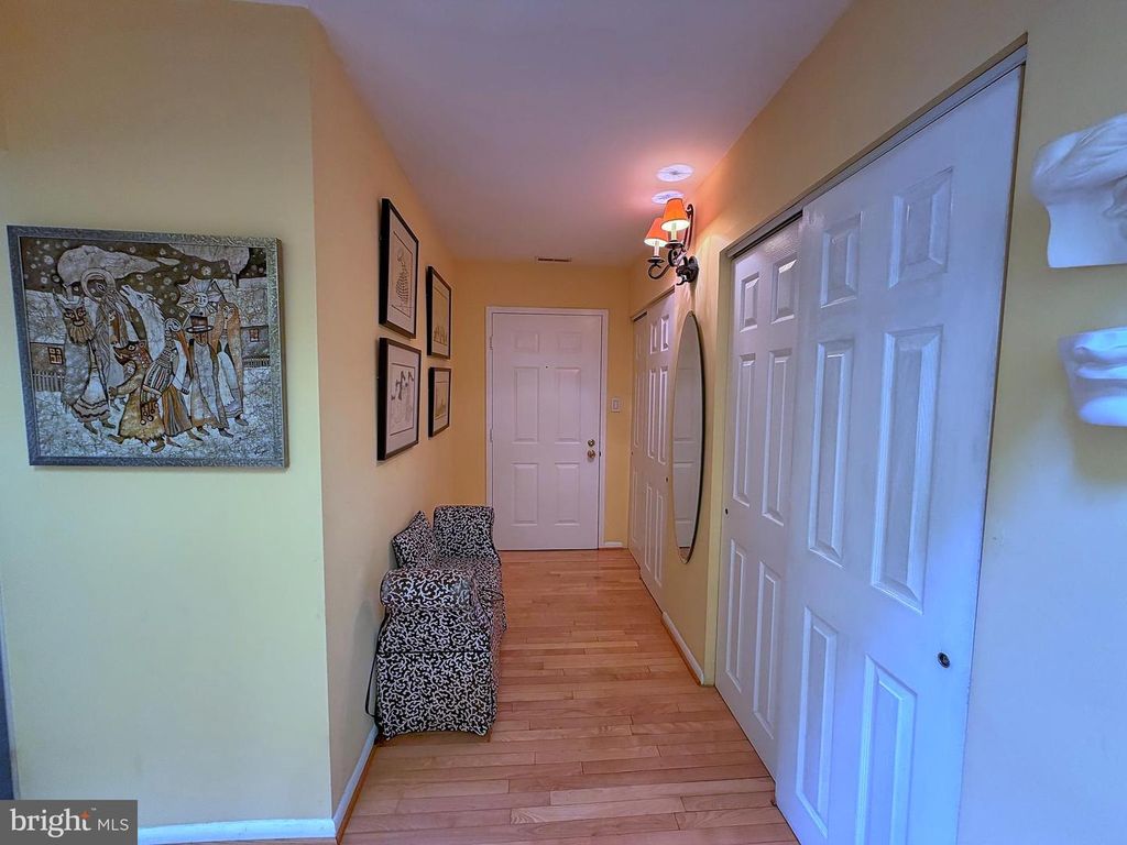 Image 2 of property listing at 6 FOURWOOD CT #6C, Baltimore, MD 21209