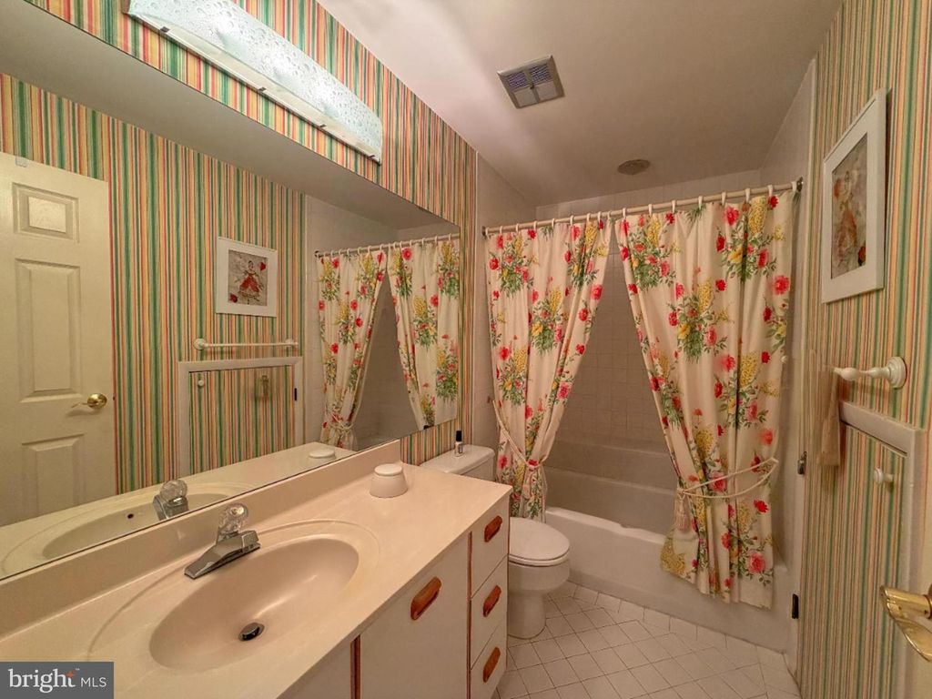 Image 19 of property listing at 6 FOURWOOD CT #6C, Baltimore, MD 21209