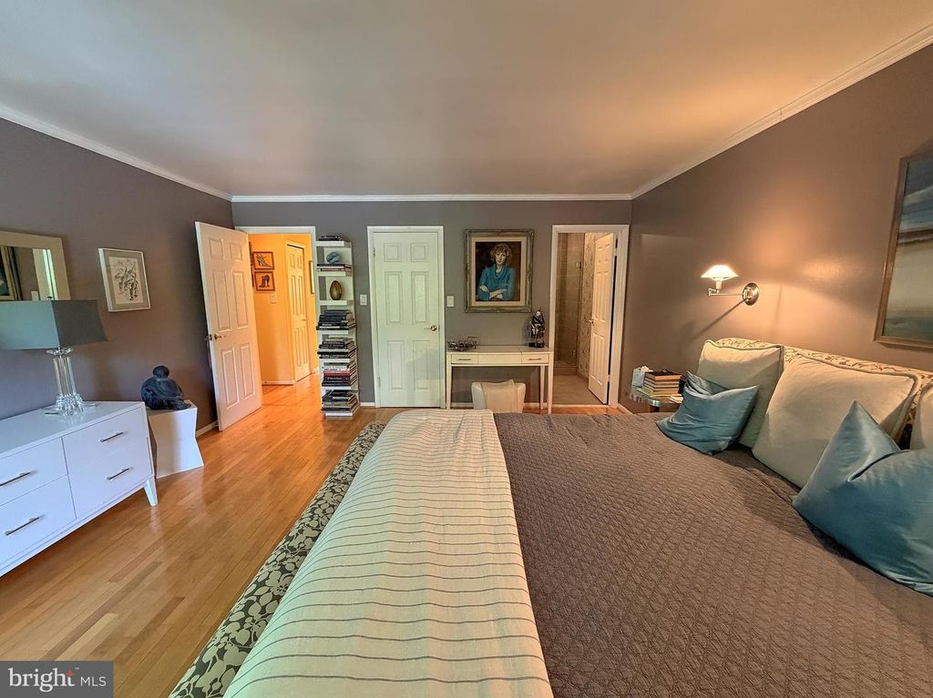 Image 20 of property listing at 6 FOURWOOD CT #6C, Baltimore, MD 21209