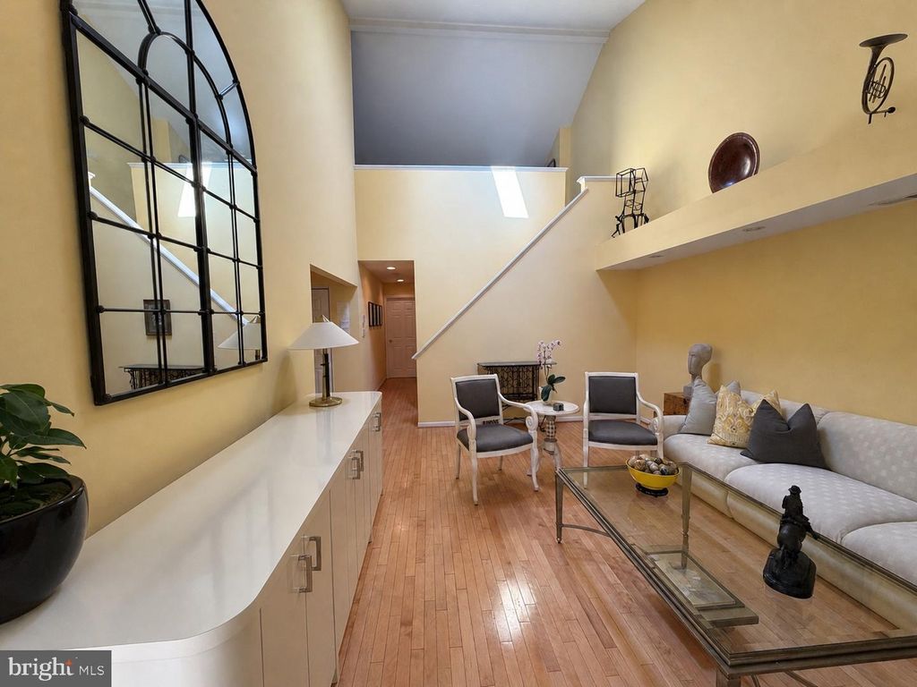 Image 7 of property listing at 6 FOURWOOD CT #6C, Baltimore, MD 21209