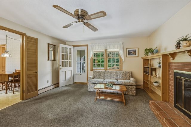 71 Cedar Rd, Longmeadow, MA 01106