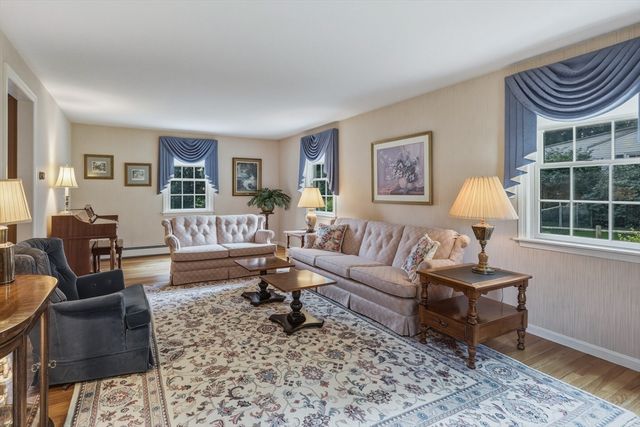 71 Cedar Rd, Longmeadow, MA 01106