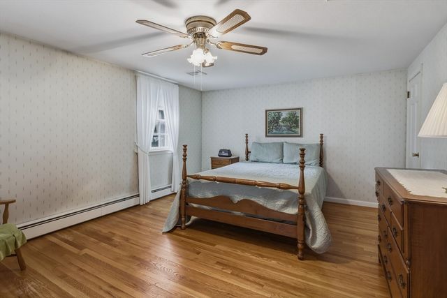 71 Cedar Rd, Longmeadow, MA 01106