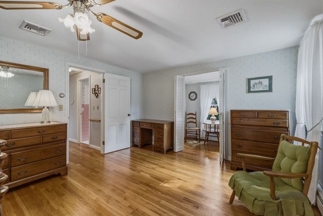 71 Cedar Rd, Longmeadow, MA 01106