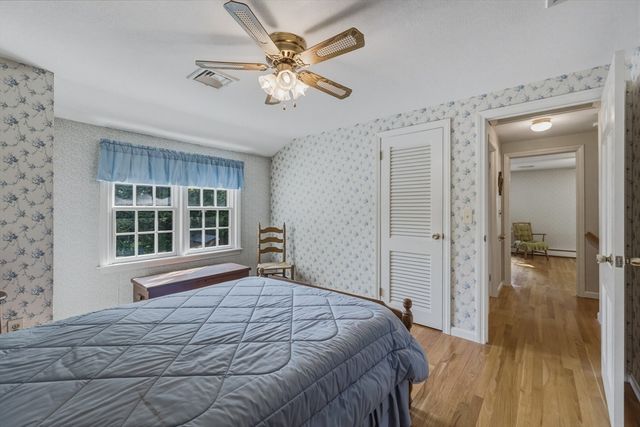 71 Cedar Rd, Longmeadow, MA 01106