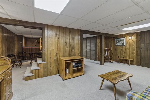 71 Cedar Rd, Longmeadow, MA 01106