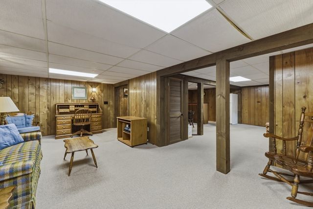 71 Cedar Rd, Longmeadow, MA 01106