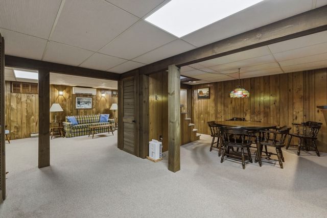 71 Cedar Rd, Longmeadow, MA 01106